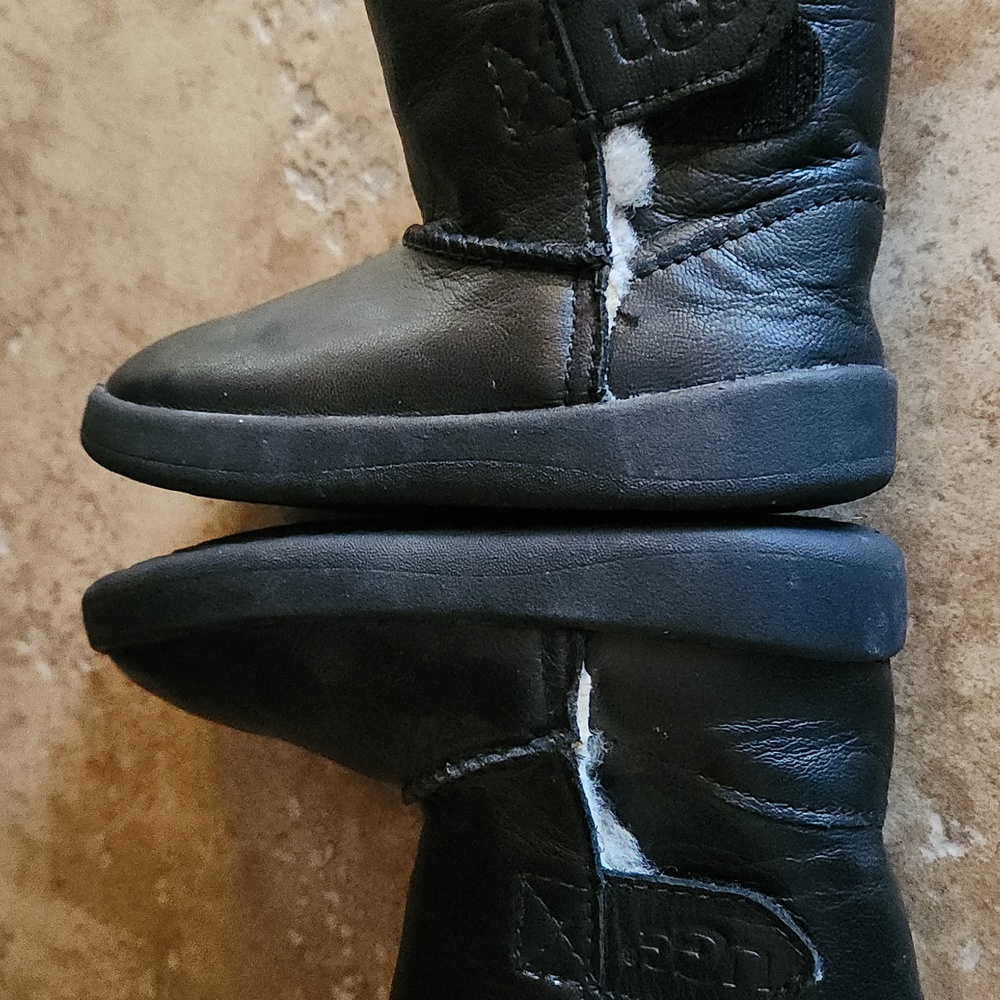 UGG Black Leather Boots with Shearling Toddler Size 4/5 - Picture 10 of 11